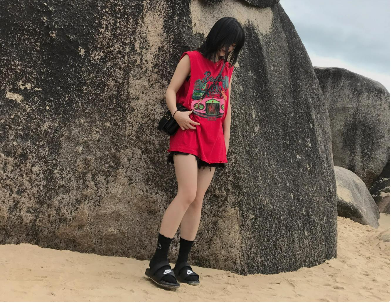 大龄剩女不相亲也不谈恋爱.都奔四的人啦.想结婚.帮闺蜜发