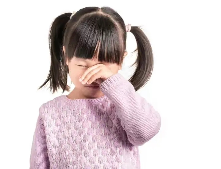 我就想知道6岁女童睫毛长满阴虱和虫卵.疑因揉眼会感染吗