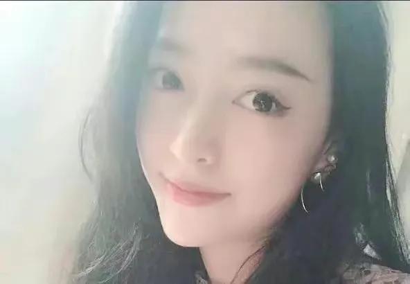 台州美女幼师出轨男家长事件再曝大瓜,和4s店老板长期偷欢