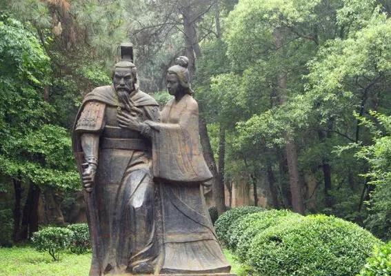 春秋战国时期这么多皇帝,第一个称王的是哪个诸侯呢?