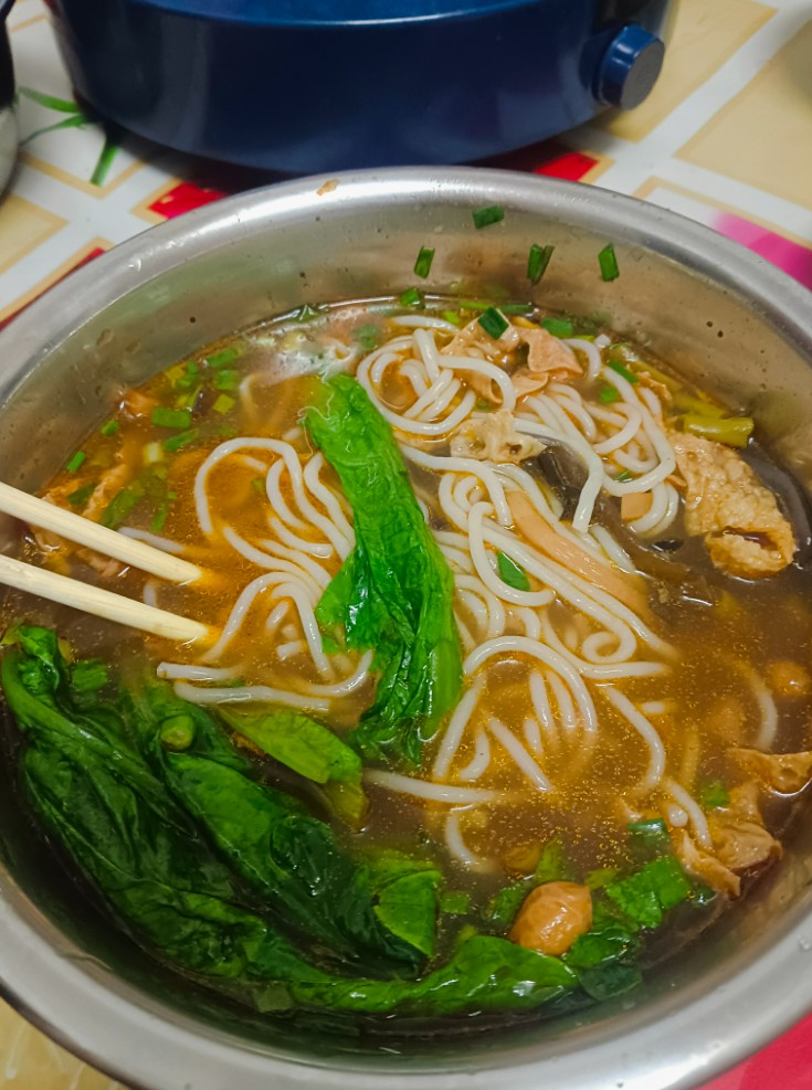 广西打包粉面竟还在“塑料袋狂欢” 柳州这是要闹哪样